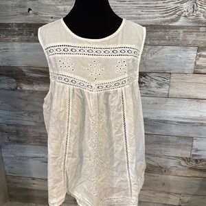 Old Navy White Sleeveless Blouse
